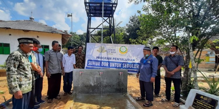 PEMBANGUNAN SUMUR BOR UNTUK DAERAH RAWAN PENDANGKALAN AQIDAH