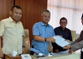DPRD Provinsi Lampung Teken Tuntutan FSML untuk Usut dan Audit Dana Haji