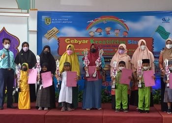 FELISYA MEWAKILI TK DEWAN DA’WAH LAMPUNG: JUARA 1 LOMBA DA’I PUTRI