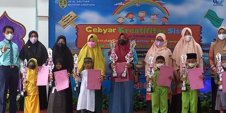 FELISYA MEWAKILI TK DEWAN DA’WAH LAMPUNG: JUARA 1 LOMBA DA’I PUTRI
