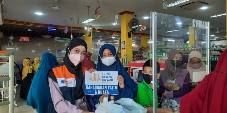 Bahagiakan Yatim Dhuafa ,Laznas Dewan Dakwah Ajak Belanja Lebaran