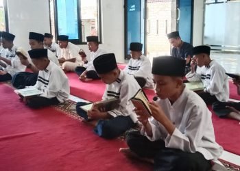 Ramaikan Akhir Ramadhan, Santri Dewan Dakwah Pengabdian ke Masjid – Masjid