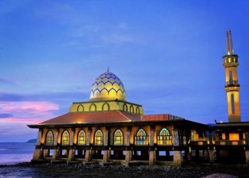 FIQIH MASJID : Adab-Adab Ketika Di Masjid