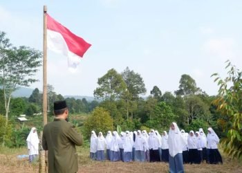 PPTQ Putri Dewan Dakwah Lampung Gelar Upacara HUT RI KE-77