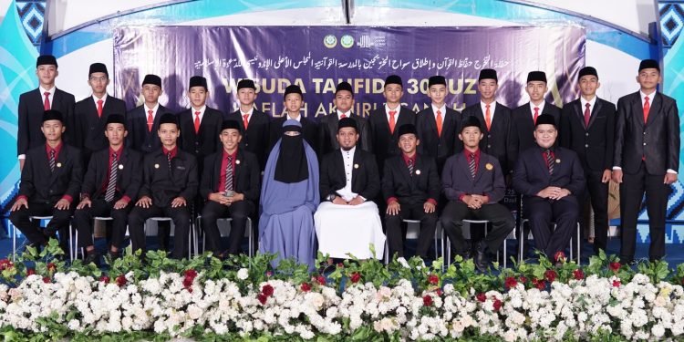 Cetak Generasi Qur’ani, Quranic School Of Dewan Dakwah Lampung Gelar Wisuda Tahfidz 30 Juz