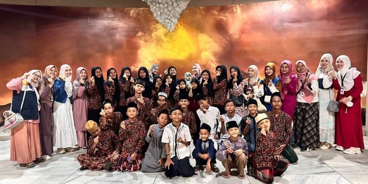 Kunjungi Museum Madrasah Relawan Laznas dan Muslimah Khansa Community Beri Edukasi Anak Panti Asuhan Daarul Azkia