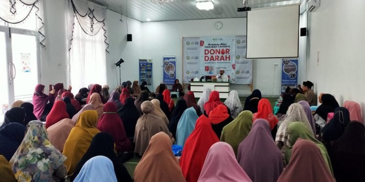 Ratusan Thalibah Ramaikan Pertemuan Akbar , Ustadz Arifin Sosialisasikan 7 Program Andalan Lembaga Tahsin Quran Dewan Da’wah