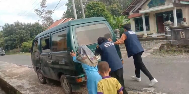 Perjuangan Kafilah Dakwah Lampung Selatan Dorong Mobil Mogok Tak Surutkan Semangat