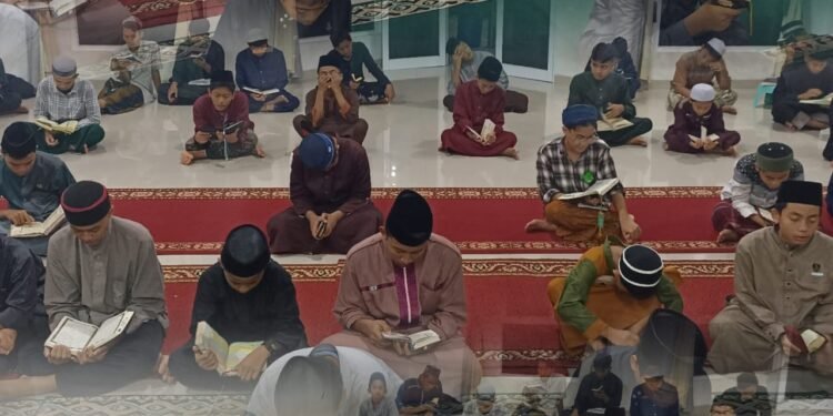Raih Ampunan Allah , Quranic School Dewan Da’wah Lampung Selenggarakan Itikaf di Masjid Pondok