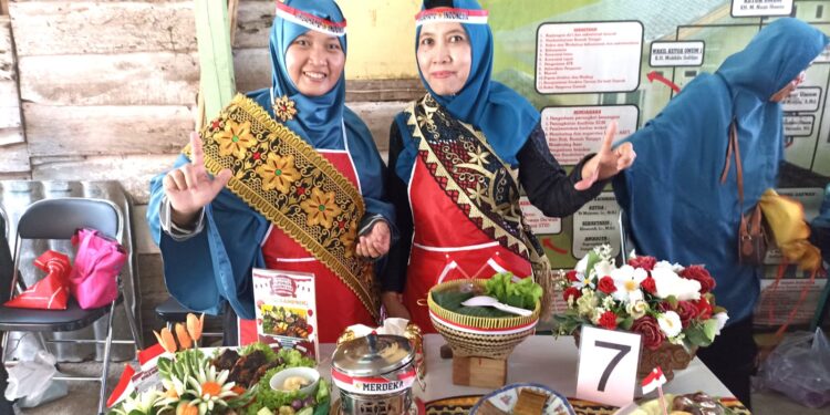 MUSLIMAT DEWAN DA’WAH LAMPUNG GELAR LOMBA MASAK PINDANG DAN SERUIT LAMPUNG PERINGATI HUT RI KE-81