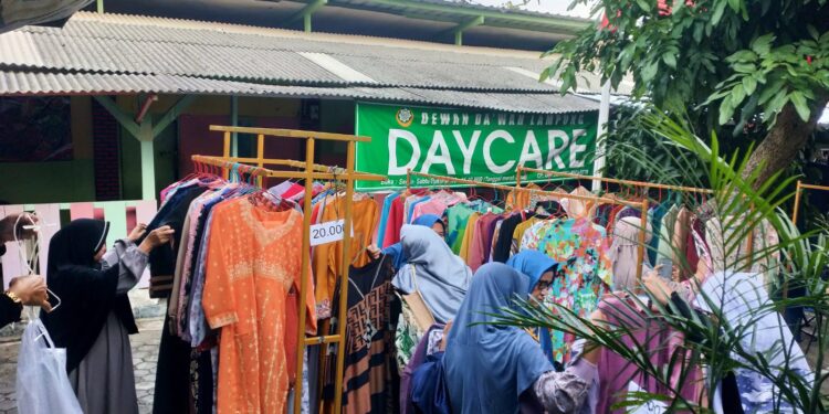 MUSLIMAT DEWAN DA’WAH LAMPUNG  FASILITASI 24 UMKM SAAT PERINGATI HUT RI Ke-81