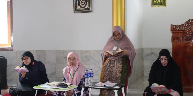 PELAKSANAAN PERDANA PEMBINAAN PEGAWAI LAPAS PEREMPUAN KELAS II A BANDAR LAMPUNG